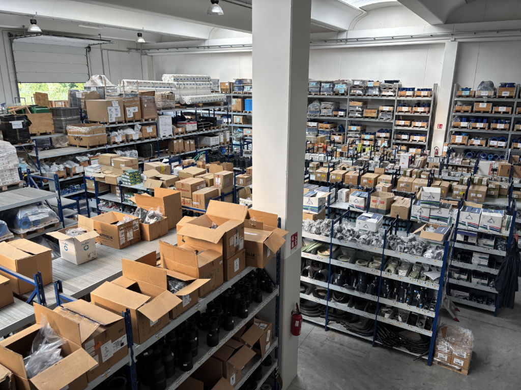 Magazzino Ingross Plast di materiale idraulico per il sottosuolo
